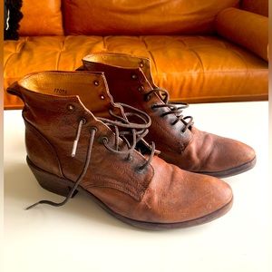 Womens Leather Lace-up Frye Boots